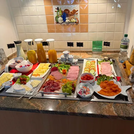 Отель Colourful